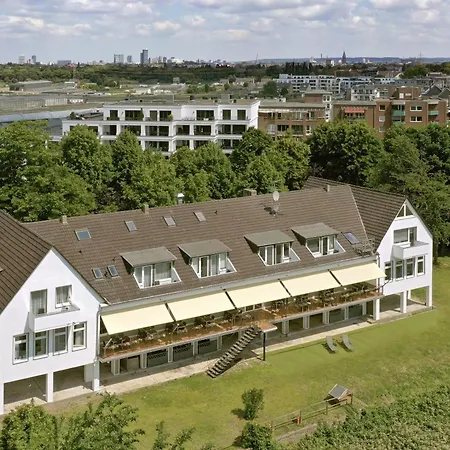 Hotel Fährhaus Am Rhein By Mayburgh Düsseldorf