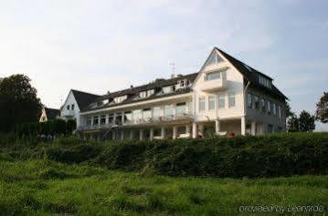 Hotel Fährhaus Am Rhein By Mayburgh 3*