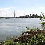 Faehrhaus Am Rhein By Mayburgh Hotel