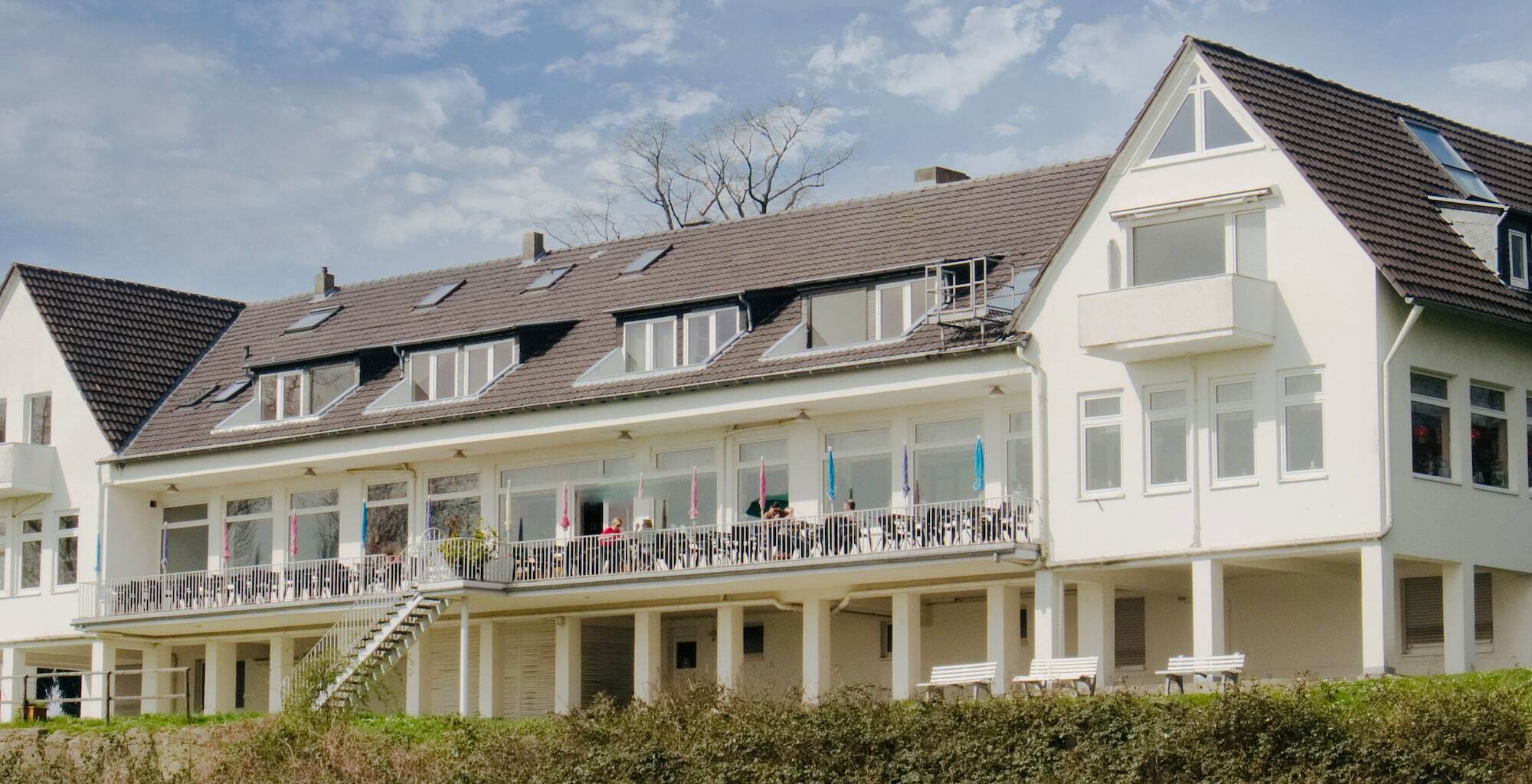 Faehrhaus Am Rhein By Mayburgh